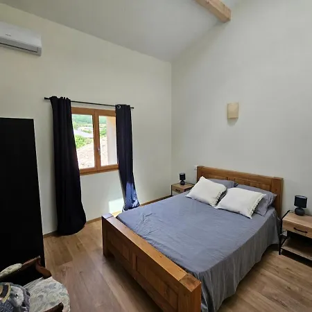Les Muriers De Rose Apartman